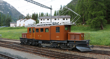 Elektrolok Bernina Krokodil Ge 4/4 182 analog/digital RhB Train Line 2050400