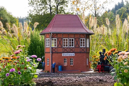 Stellwerk mit Fachwerk Pola 330883