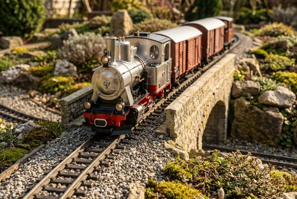 Uni Motor kurze Welle gegen Standard Motor Spur G Gartenbahn Unterschied – Detailansicht