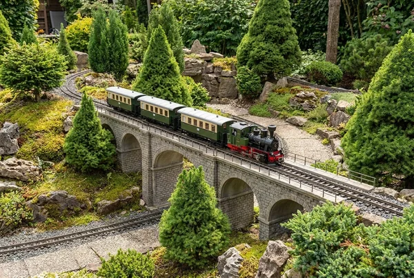 Was ist ein gleitschuh bei gartenbahn und wofür wird er gebraucht in der Praxis