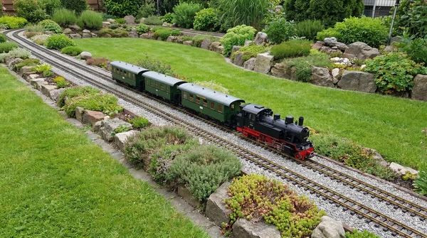 Gartenbahn Unterbau richtig erstellen: Schritt für Schritt zur dauerhaften Gleislage