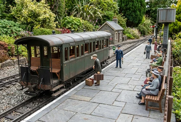 Passende Preiser Figuren für die Gartenbahn im Maßstab 1:22,5 in der Praxis