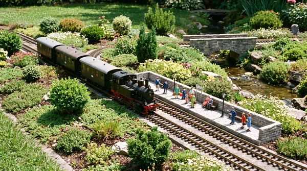 Gartenbahn-Figuren richtig wetterfest lackieren: Profi-Anleitung für Spur G