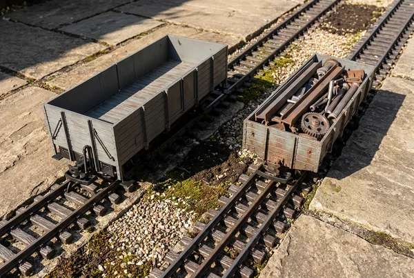 Kupplungshaken aus metall oder kunststoff was hält länger im außenbereich – Detailansicht