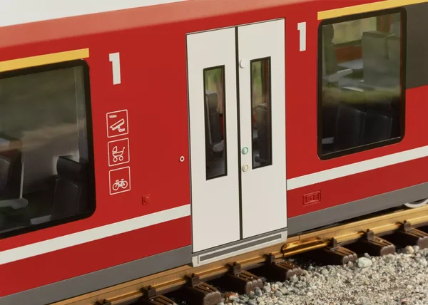 Elektrotriebzug Capricorn ABe 4/16 RhB LGB 23100_auswahl4