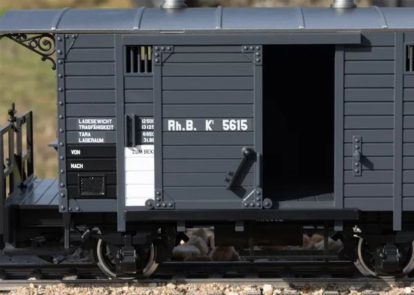 Gedeckter Güterwagen RhB LGB 45302_auswahl1