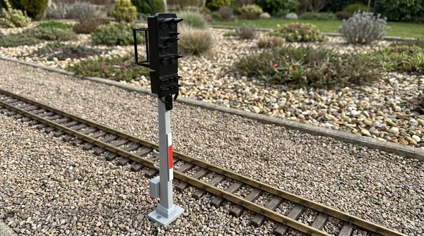 Lichtsignal Typ HL Einheitssignal der DR für Spur G mit Decoder - Betonmast - ML-Train 83804634_auswahl5