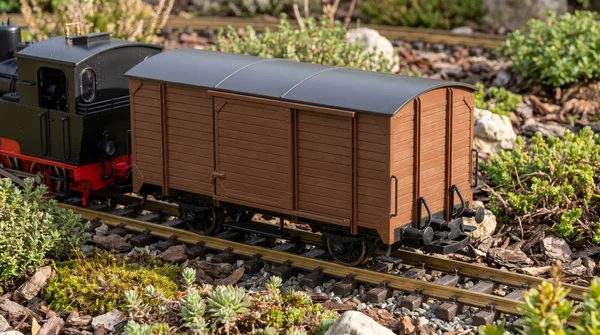 Gedeckter Güterwagen braun Spur G Bausatz mit Metall-Speichenradsätzen 31 mm ML-Train 88923620_auswahl5