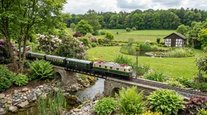 Gartenbahn Elektrolokomotive für enge Radien &amp; Steigungen