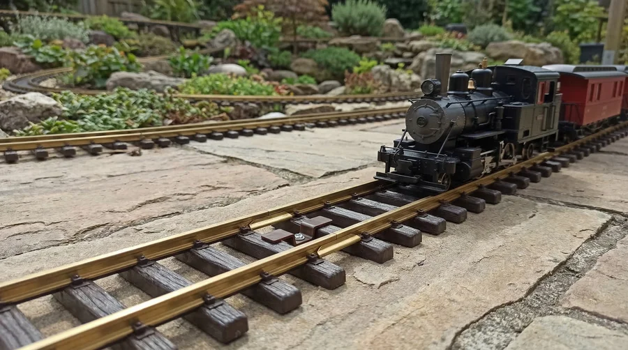 Gleisklammer braun Spur G – 10 Stück Gleis-Fixierung für Gartenbahn ML-Train 81010050 - Detaillierte Übersicht